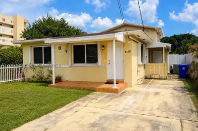 4228 NW 4th St 0 1