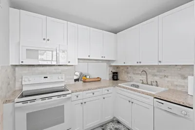 2811 S Garden Drive #306 1
