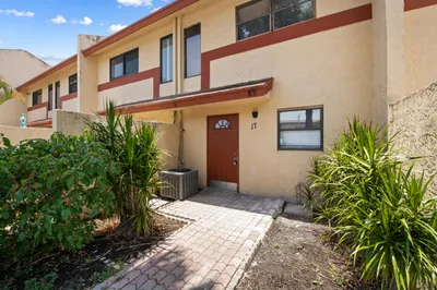 3281 E GOLF Boulevard #17 1