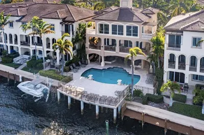 3042 Waterside Circle 1