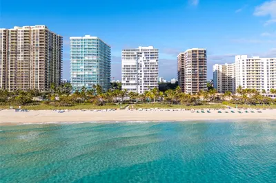 10155 Collins Ave #1002 + CABANA #2 1