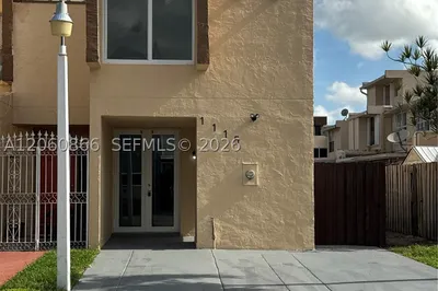 1115 W 38th Ter #50 1