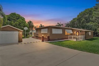 5220 SW 26th Ave 1