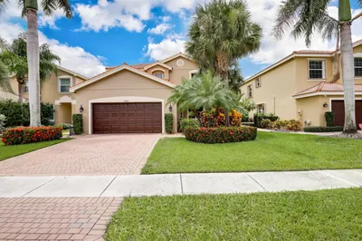 Stunning 4BR Gem: Modern and spacious.