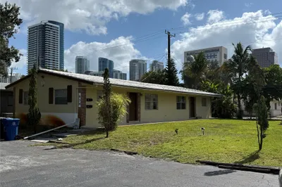 634 SW 4th Ave #A 1