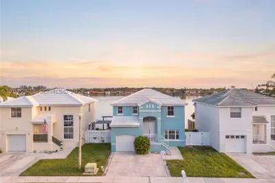 6733 Bayfront Dr 1