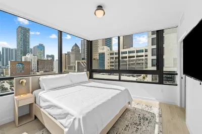 225 N Miami Ave #912 1