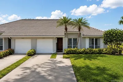 2672 SW Westlake Circle 1