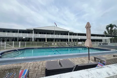 600 Layne Blvd #210 1