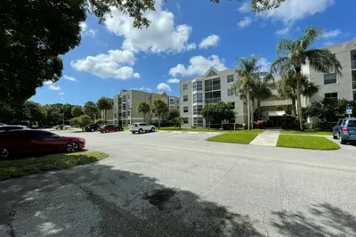 5910 Morningstar Circle #403 1