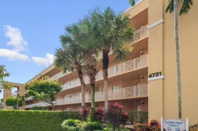 4721 Lucerne Lakes Boulevard E #744 1