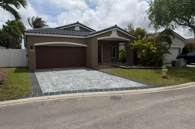 4572 SW 14th Street 1