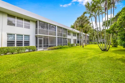 4200 Oaks Terrace #104 1