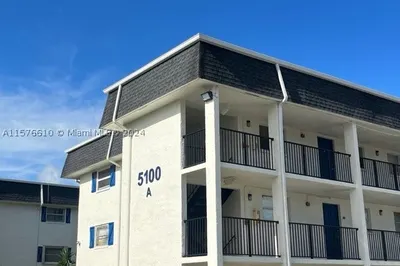 5100 SW 64th Ave #204A 1