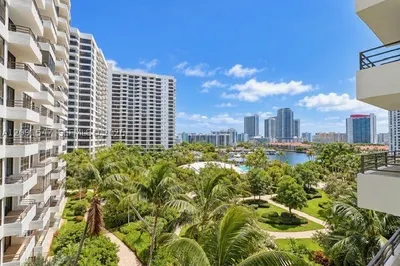 600 Three Islands Blvd #616 1