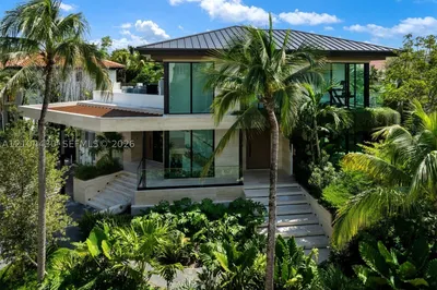 360 Harbor Ln 1