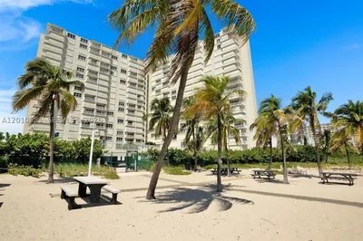 750 N Ocean Blvd #310 1