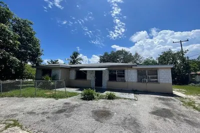 13900 NW 8th Ave 1