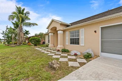 516 SE Crosspoint Drive 1