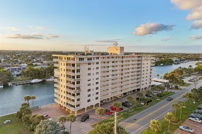 1050 Hillsboro Mile #406W 1
