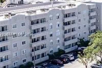 600 NW 32nd Pl #303 1