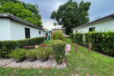 103 NW 7th Avenu #E 1