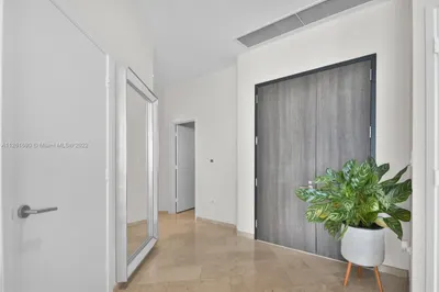 88 SW 7th #4001 1