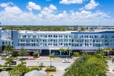 236 SE 5th Avenue #303 1