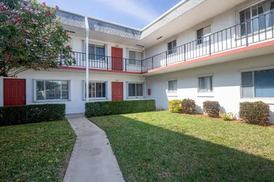 3320 Lake Osborne Drive #204 1