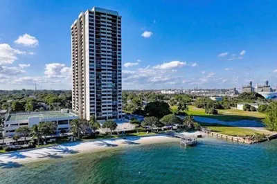 INTRACOASTAL FRONT BUILDING
