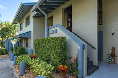 1411 NE 14th Court #13 1