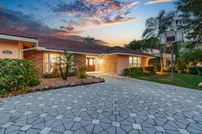 1012 E Cypress Drive 1
