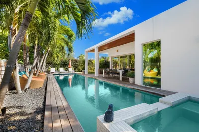 265 Fairway Dr 1