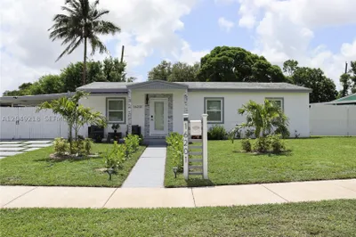 16201 NW 18th Pl 1
