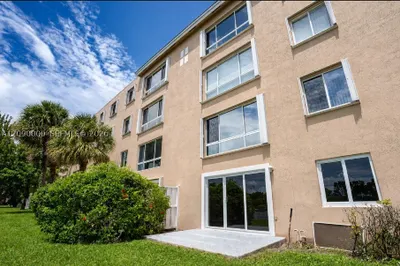 5810 Crystal Shores Dr #102 1