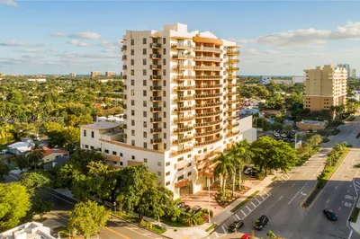 2301 SW 27th Ave #1006 1