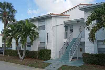 2730 Forest Hills Boulevard #203 1