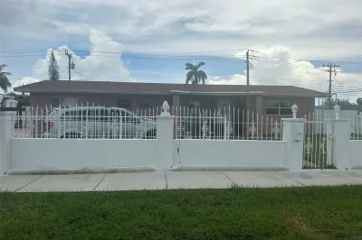 3901 NW 177 1