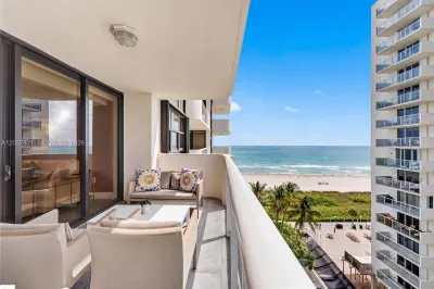 5757 Collins Ave #1104 1