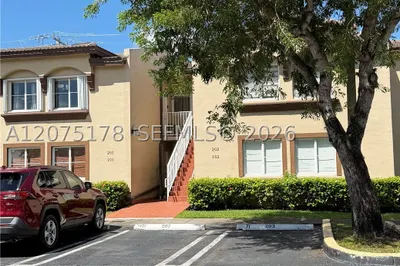 15771 SW 137th Ave #201 1