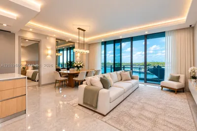 10295 Collins Avenue #306 1