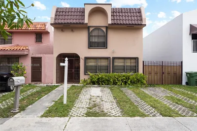 4241 W 10th Ct