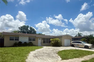 7710 NW 5th St 1