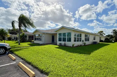 5289 LAKEFRONT Boulevard #C 1