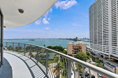 1750 N BAYSHORE Drive #1202 1