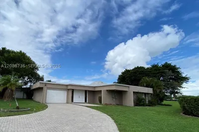 6105 Royal Poinciana Ln 1
