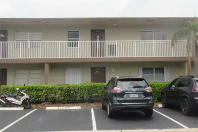 FRONT VIEW - easy access to parking space