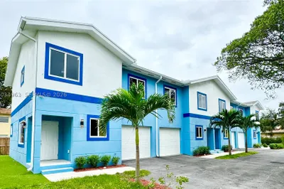 932 NW 2nd St 1