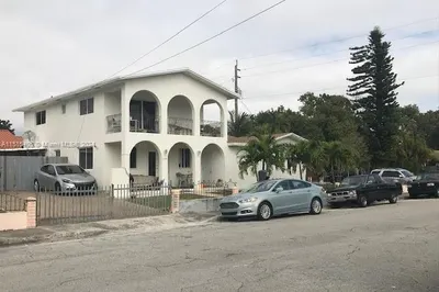 1355 SW 12th St 1