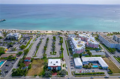 180 SE 20th Avenue #403 1